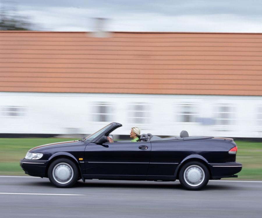  Saab 900 SE Turbo Convertible 1993 года  (фото 25 из 46)